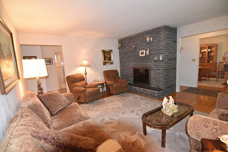 3rd image of 37 W PARKWOOD Street