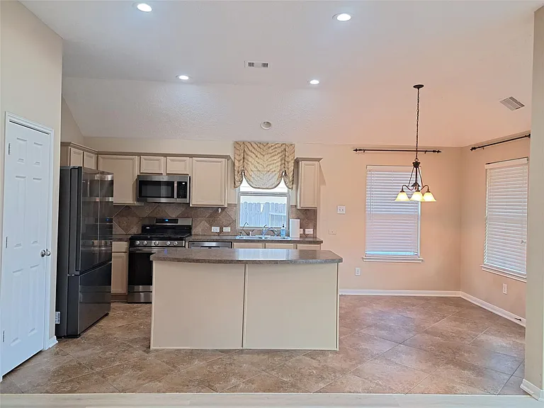 21910 Cascade Hollow Ln — Photo 11