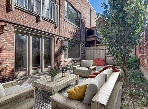 5th image of 2318 N Lakewood Ave