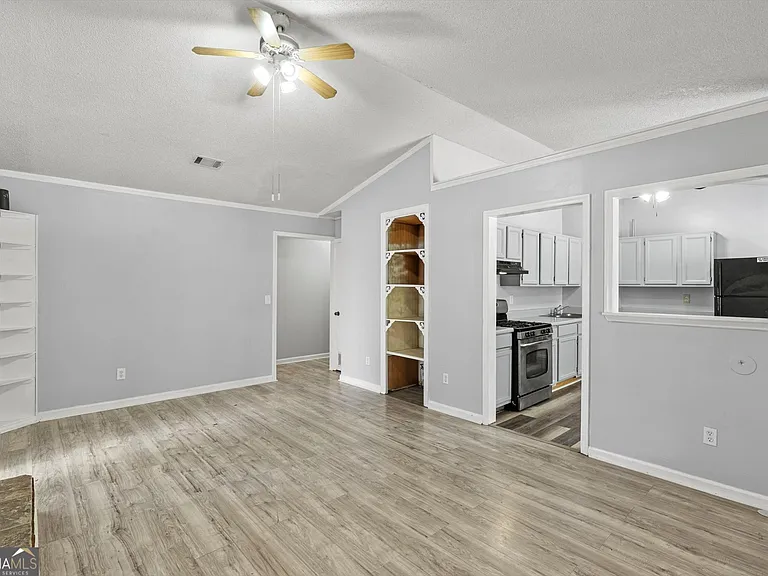 991 Brandon Hill Way — Photo 4