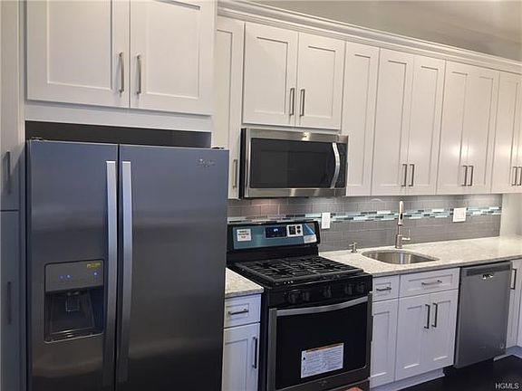 Newly Remodeled Kitchen-entry