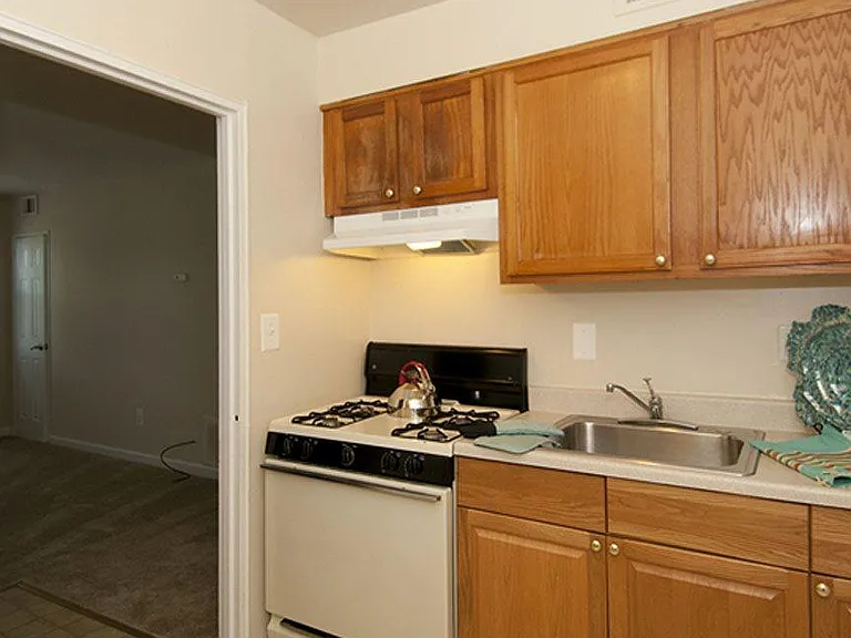 Frederick Greenes Apartments — Photo 6