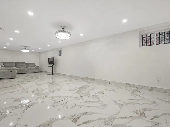 206-15 Richland Avenue image 33 of 37