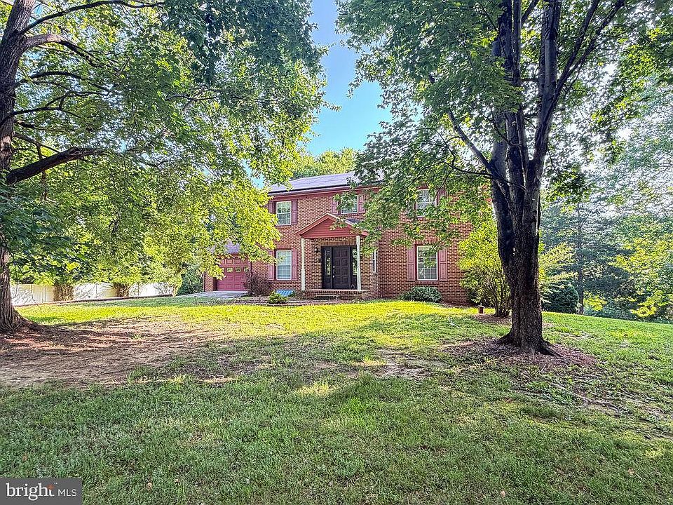 1st image of 11 Hickory Ln