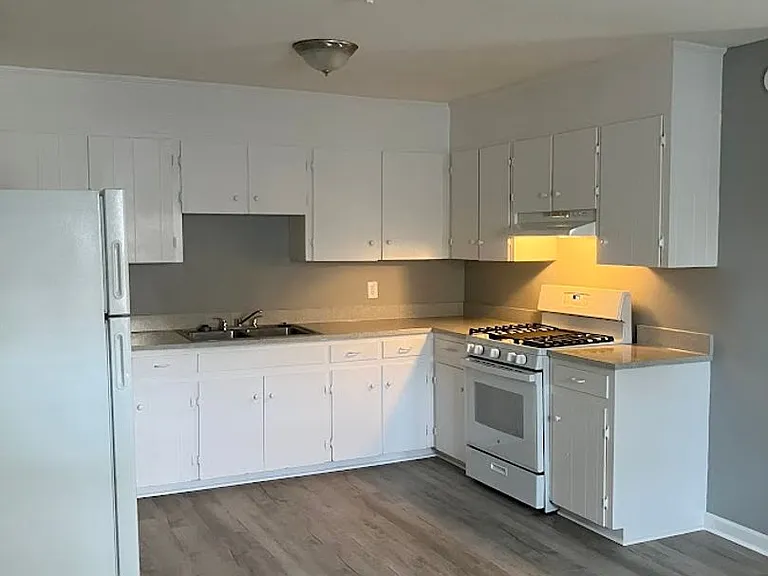 2063 Vineville Ave — Photo 1