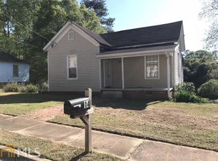 14 Pershing St, Manchester, GA 31816