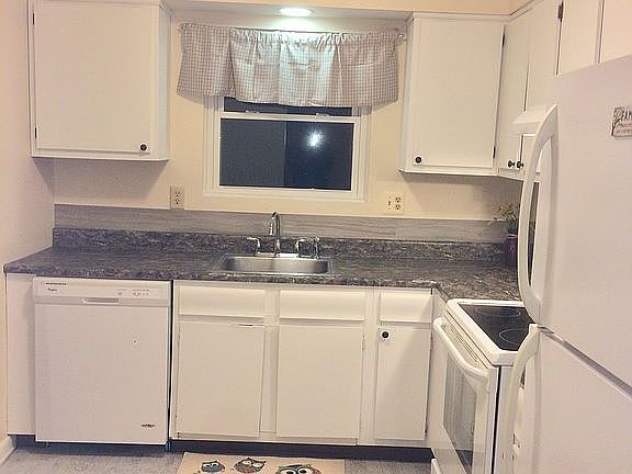 2nd image of 4 Orchard Ln