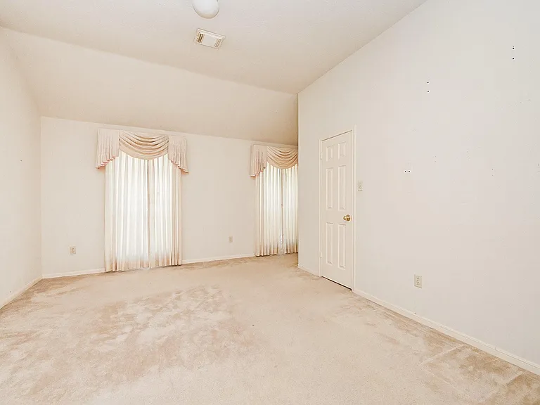 9731 New Kent Dr — Photo 24