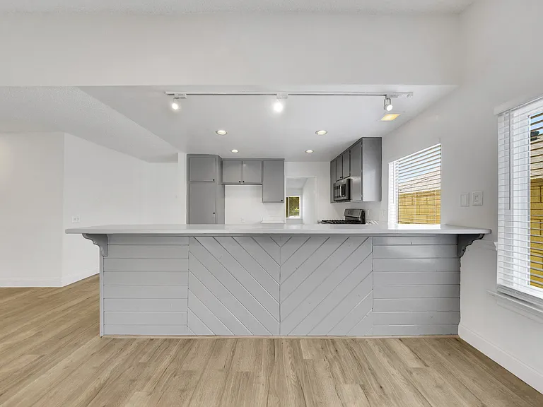 7750 Perlite Ave — Photo 20
