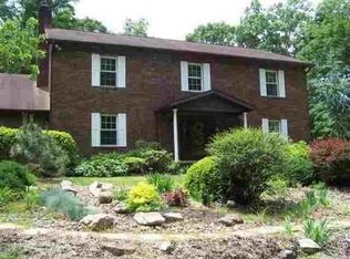 7 Pinecrest Ln, Huntington, WV 25705