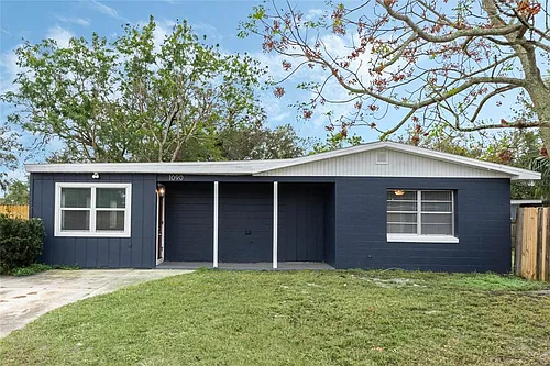 1090 Emerald Dr Photo 1