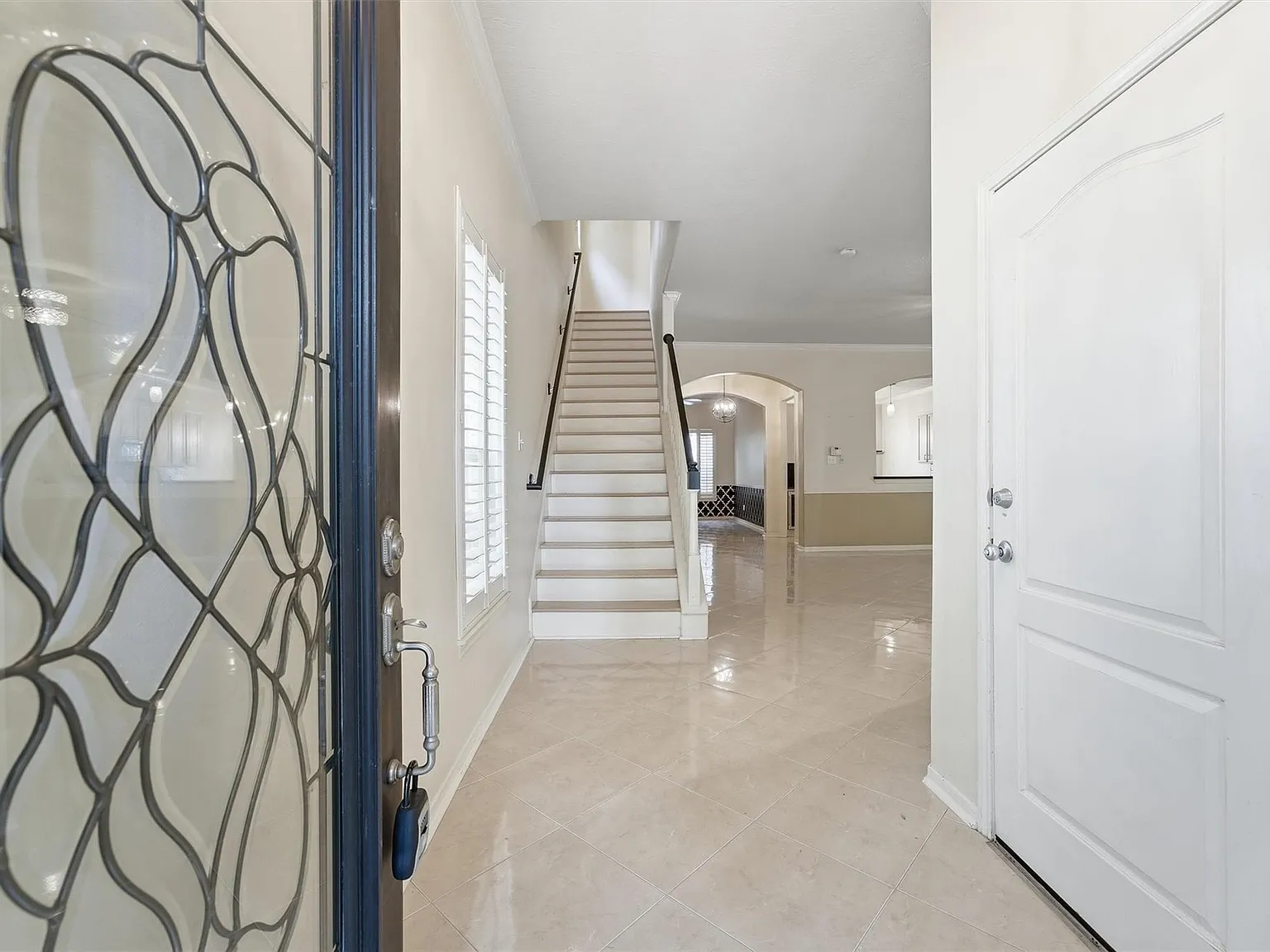 3 bed, 3.5 bath, 2994 sqft, $3,700 — Photo 4