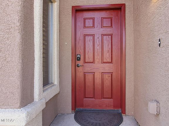 2nd image of 114 S Beyerville Pl