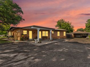 611 N Avenue Q, Clifton, TX 76634