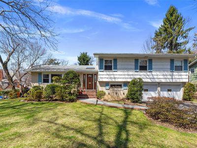 22 Russell Woods Road, Great Neck, NY, 11021