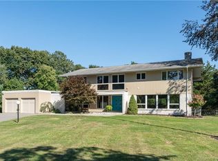 208 Great Neck Rd, Waterford, CT 06385