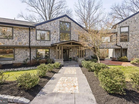 3rd image of 50 Fairview Rd