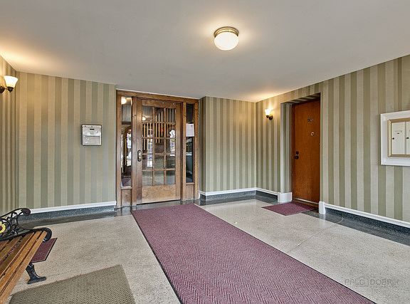 3rd image of 85 E Harris Ave
