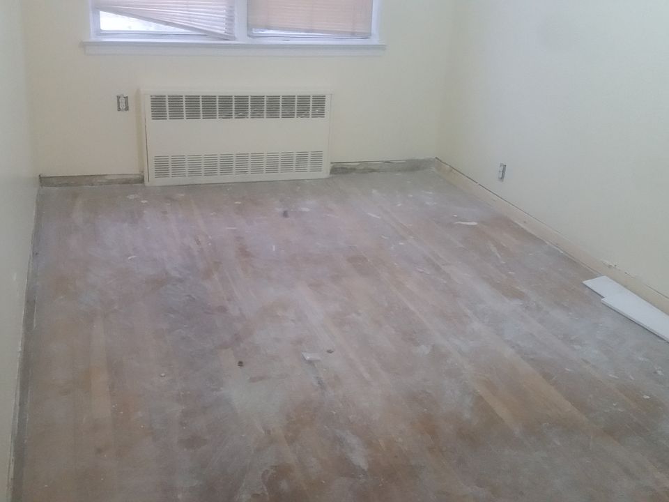 1st image of 900 E 55th St #1