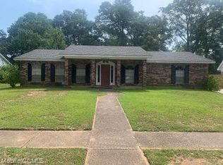 725 Oak Hill Rd, Mobile, AL 36609
