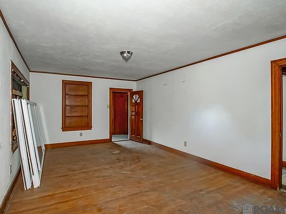 4th image of 2658 Jefferson Ave