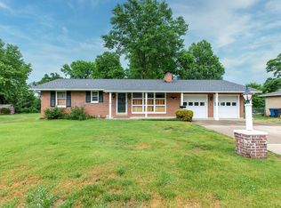 5215 Wick Way Dr, Alton, IL 62002