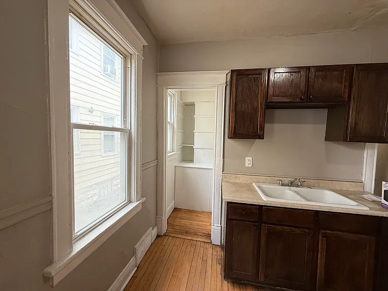 Kitchen/pantry