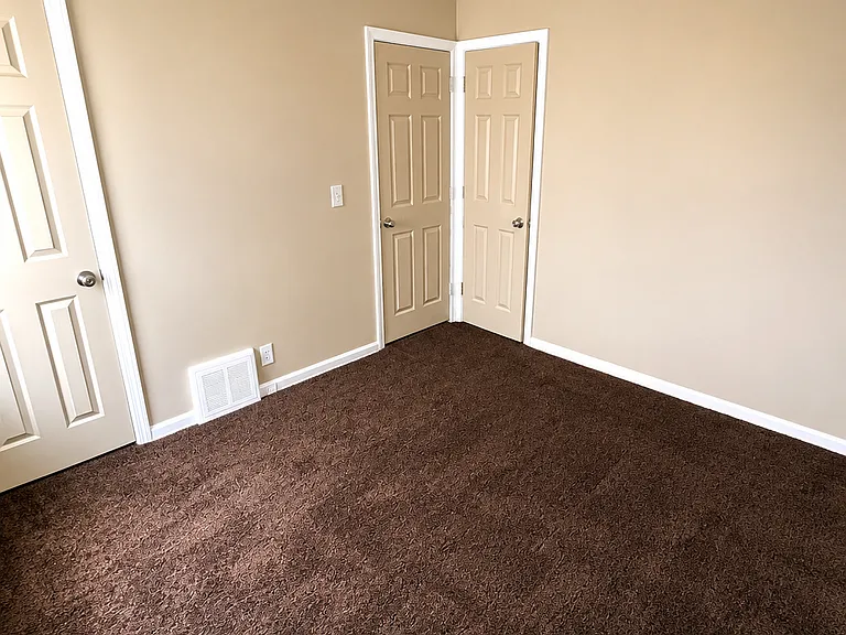 26115 Princeton St — Photo 11