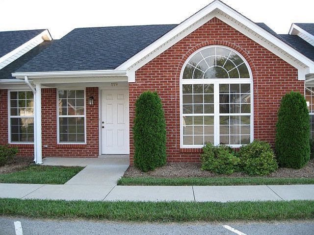 1st image of 119 Woodlake Ct