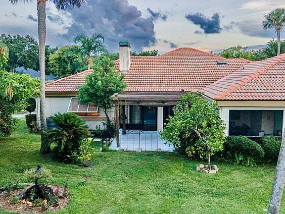 2nd image of 3787 Sawgrass Dr
