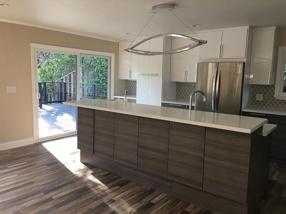 Kitchen-Main looking onto Deck