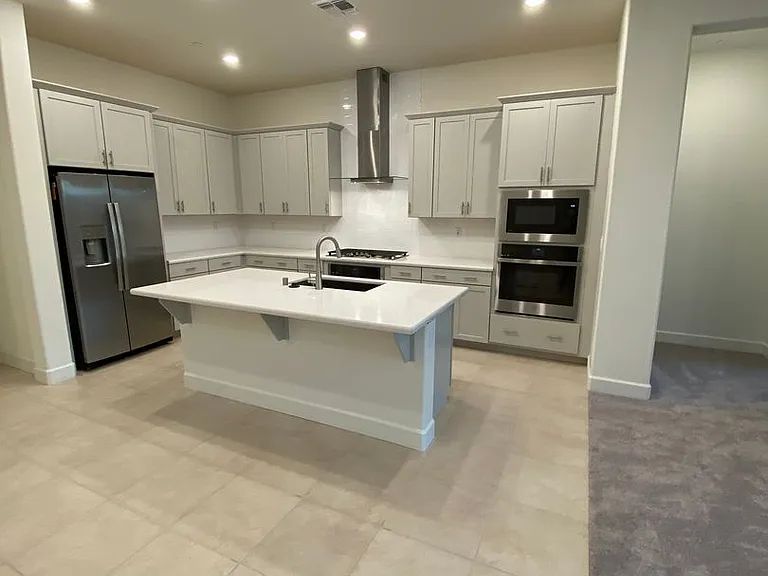 4989 Gold Rush Dr — Photo 4