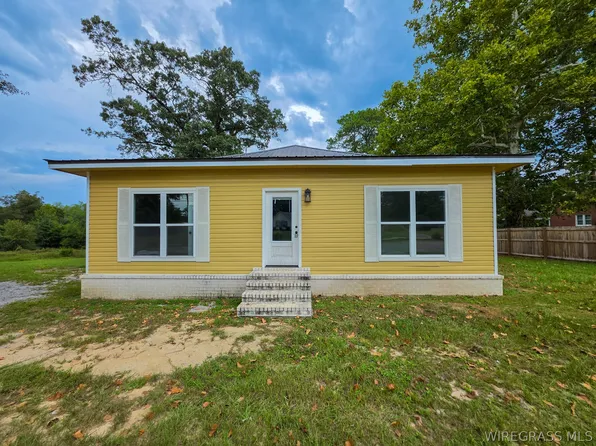 502 W Main St, Samson, AL 36477