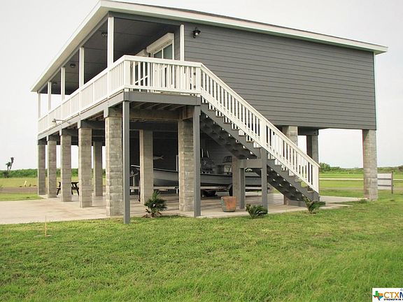 3rd image of 1202 E Matagorda Dr