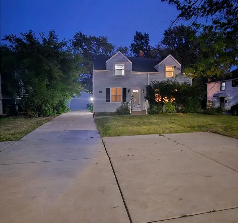 373 Niagara Falls Blvd