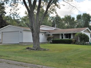 1377 Heathercrest Dr, Flint, MI 48532