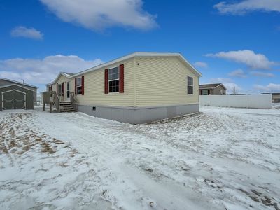 705 Coneflower Dr, Minot, ND, 58701