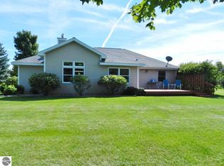 5043 Arrowhead Cir, Williamsburg, MI 49690