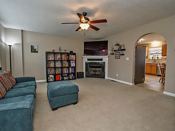 4th image of 135 Cole Ct
