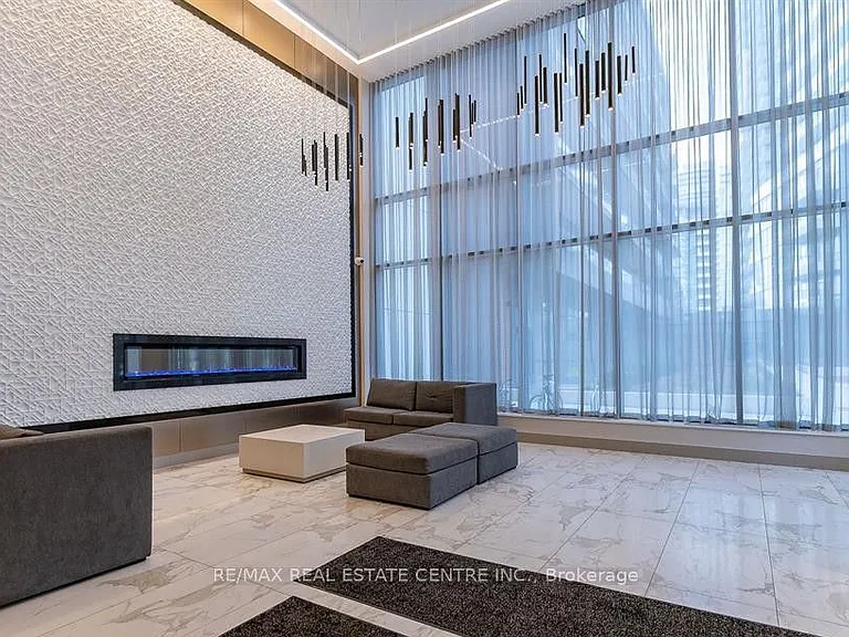 36 Manor Rd E #722 — Photo 3
