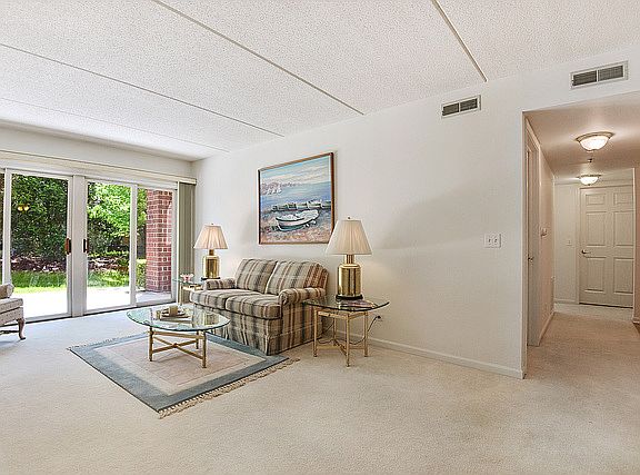 2nd image of 7041 W Touhy Ave APT 205