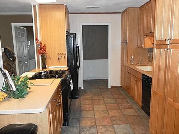 5th image of 516 Lakewood Ave