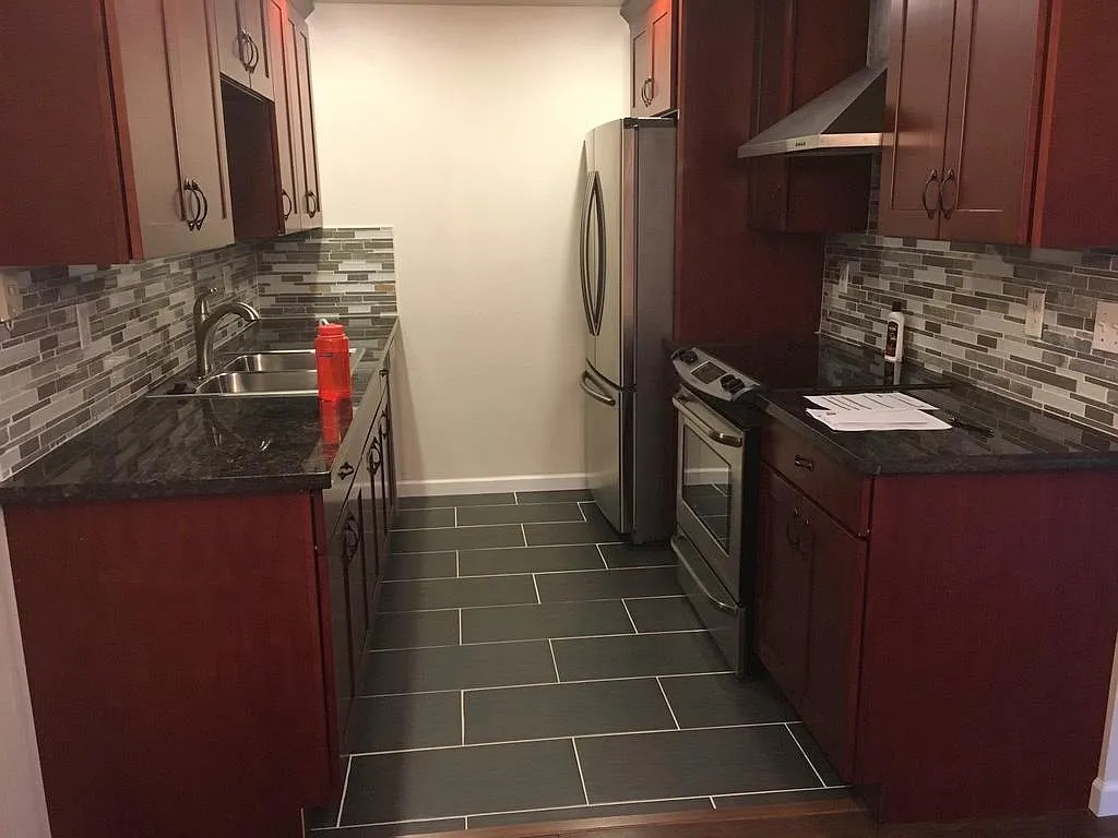 2 bed, 1.5 bath, 1220 sqft, $2,800 — Photo 3