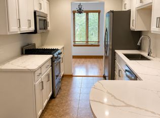 8316 Highpoint Cir Unit E, Darien, IL 60561