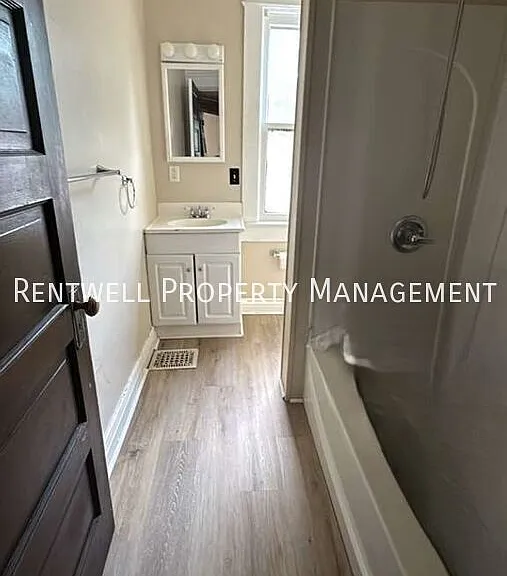 323 Boyles Ave — Photo 20