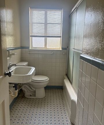 5th image of 1023 Poplar Blvd #7