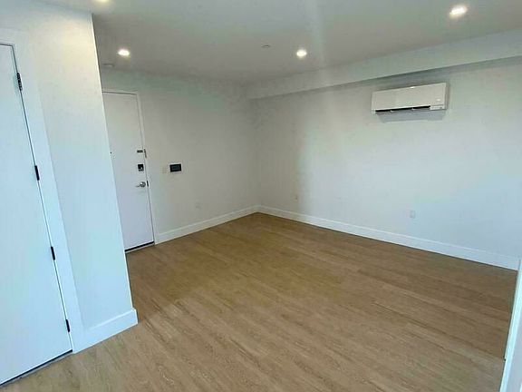 5th image of 2511 Bedford Ave #6C