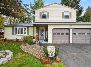 8335 Zenith Dr, Baldwinsville, NY 13027