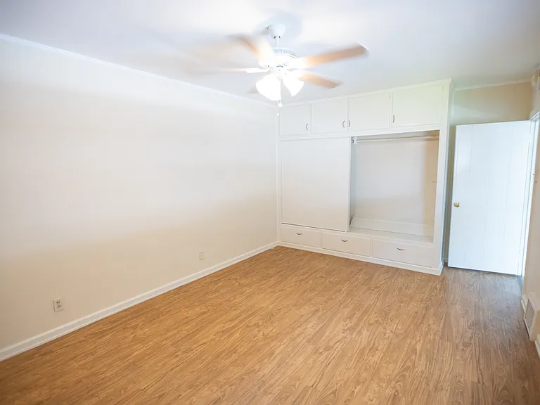 452 W Wilson Ave — Photo 14