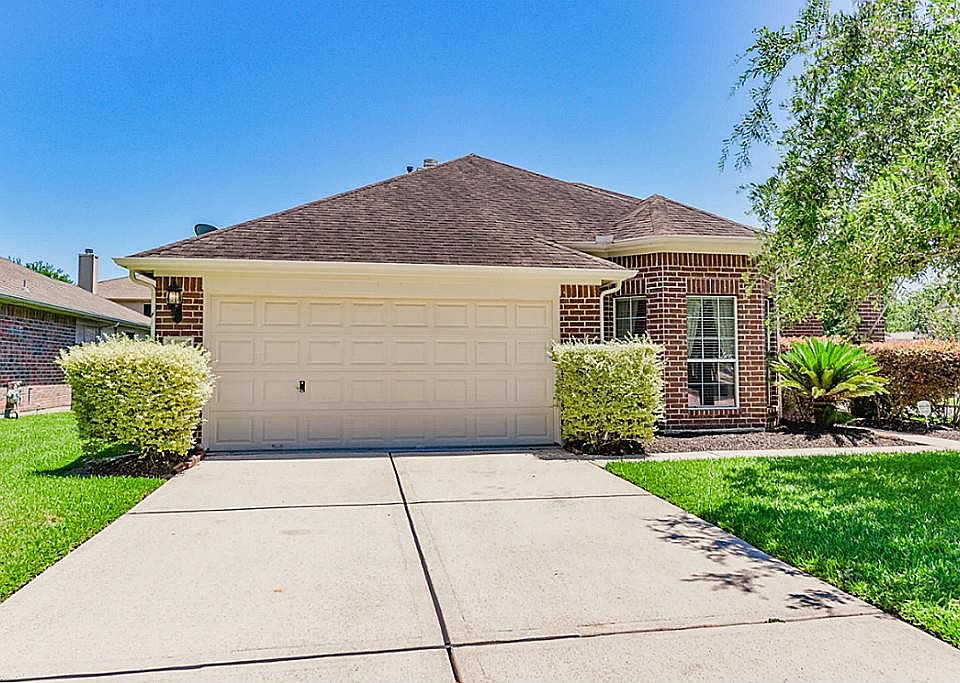1st image of 635 Oak Briar Dr